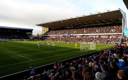 唐纳鲁马与 唐纳鲁马与